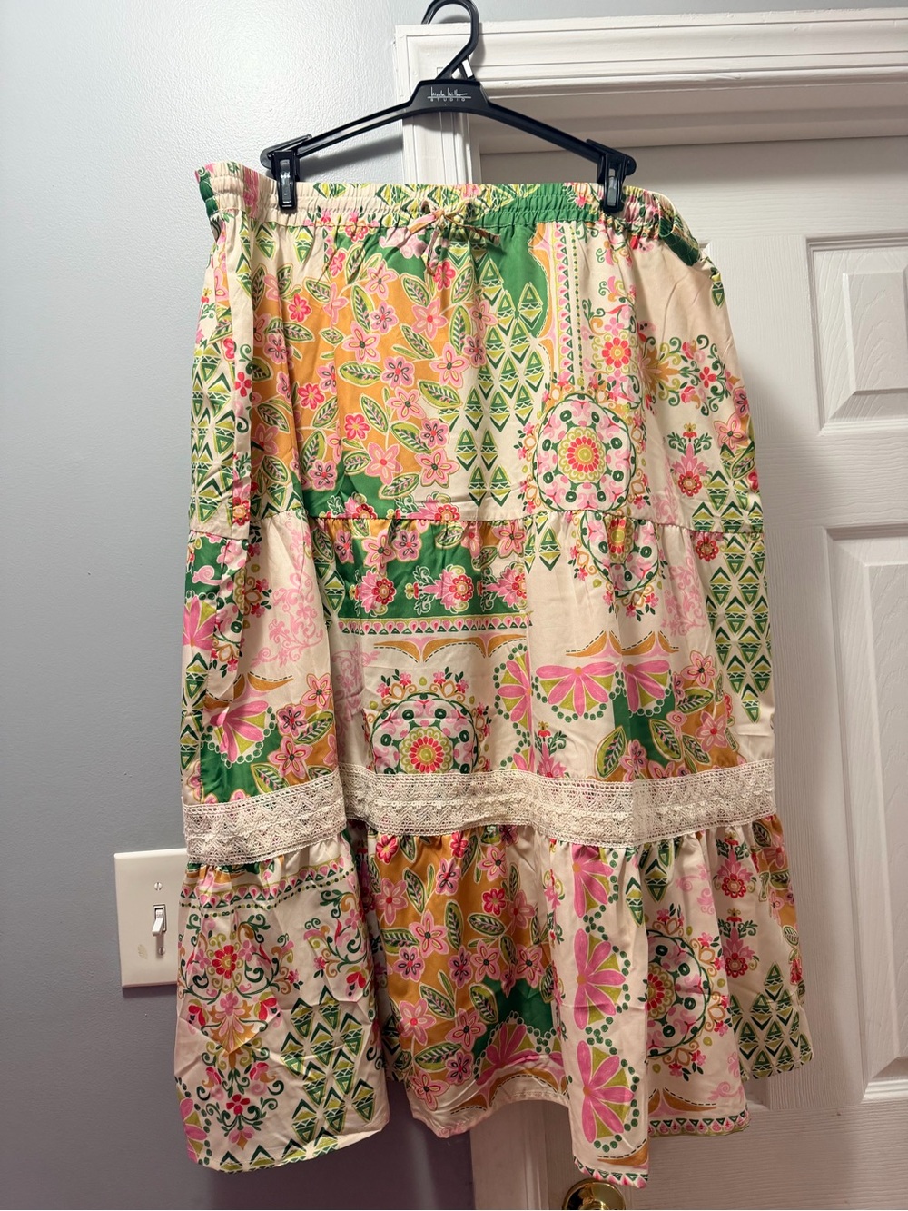 Cupid Floral Patchwork Tiered elastic skirt in Pink & Green satin finish